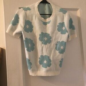 Forever 21 White and Blue Floral Top